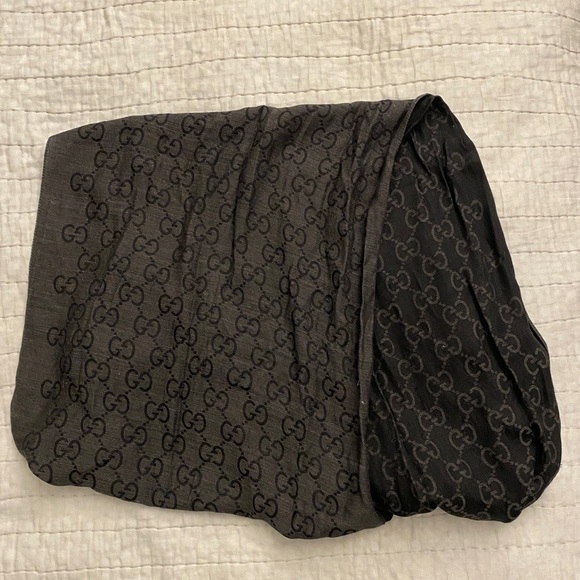 gucci monogram scarf - Picture 2 of 4